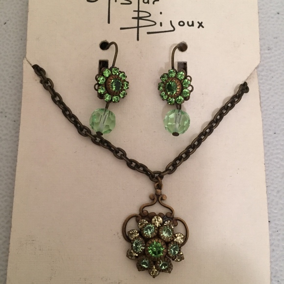 Jewelry - NWT Nordstrom Rack Green Earring Necklace Set